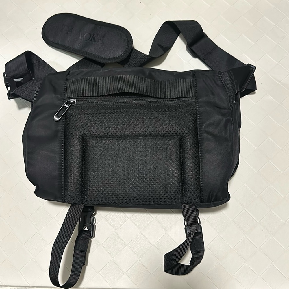 Black Crossbody Large DSLR Mirrorless Camera Bag